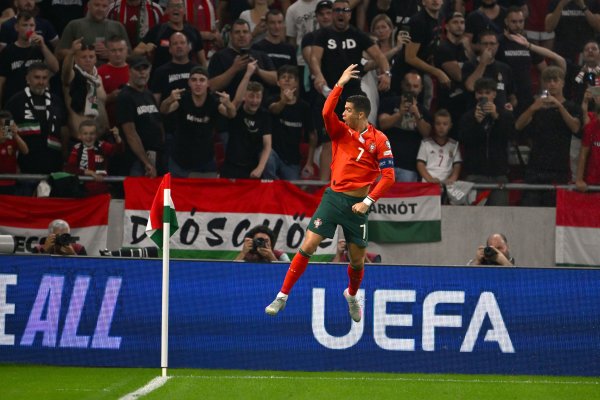 Dẫn đầu 27 mục tiêu! Danh sách ghi bàn lịch sử của đội tuyển quốc gia: Ronaldo xếp hạng đầu tiên tro