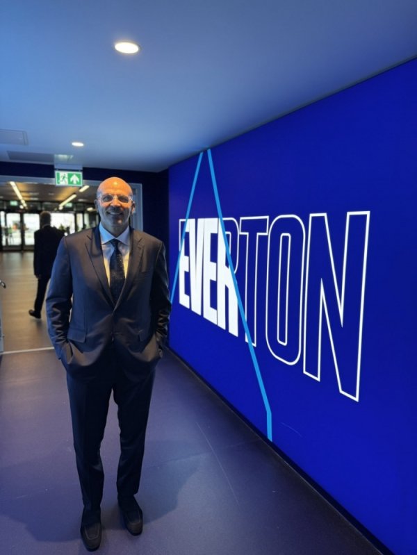 Thẻ! Kidd đã xem Premier League Everton Game Live, CEO của câu lạc bộ đã nhận được nó