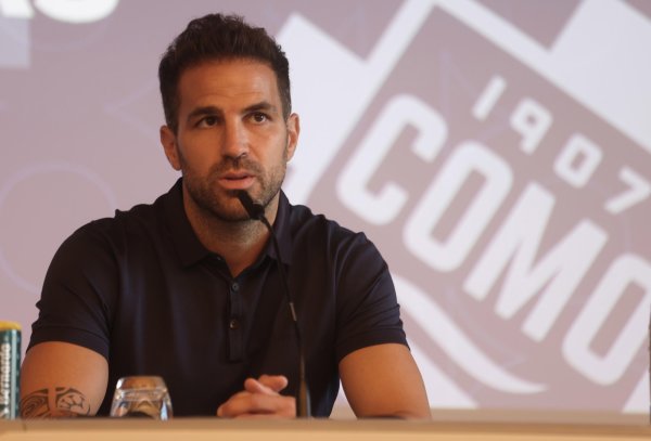 Fabregas: Khi Busquets không ở trên sân, bạn nhận ra anh ta quan trọng như thế nào