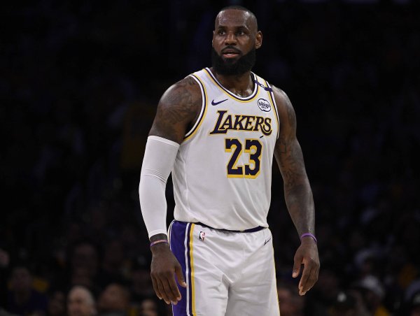 Những người thân thiết với James: Mọi người đều cố gắng dự đoán khi nào anh sẽ giải nghệ nhưng không ai thực sự biết rõ