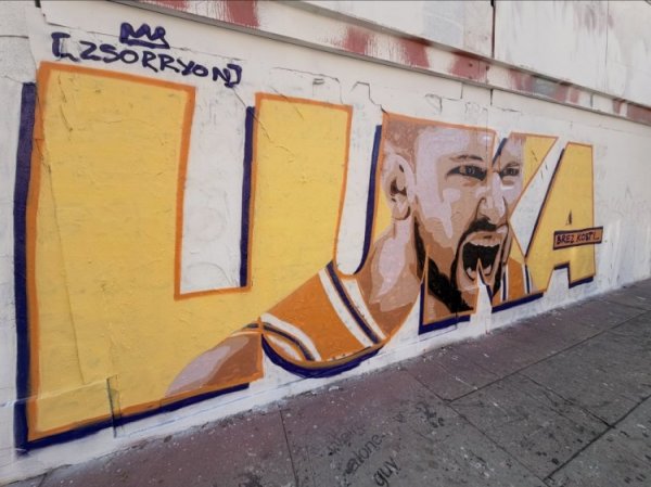 Nghệ sĩ đường phố Los Angeles tạo ra bức tranh tường mới về Doncic: Thời của Luka đã đến!