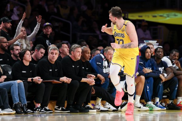 Doncic: Tôi phải tìm sự cân bằng giữa những cú đánh hợp lý và những cú đánh điên rồ. Tôi đã đạt được tiến bộ.