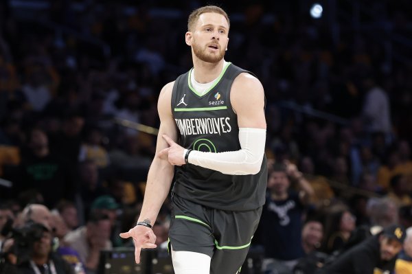 Hỏa lực thay thế! DiVincenzo ghi được 7 điểm và 3 rebound khi thực hiện cú sút 3/6 trong hiệp đấu.