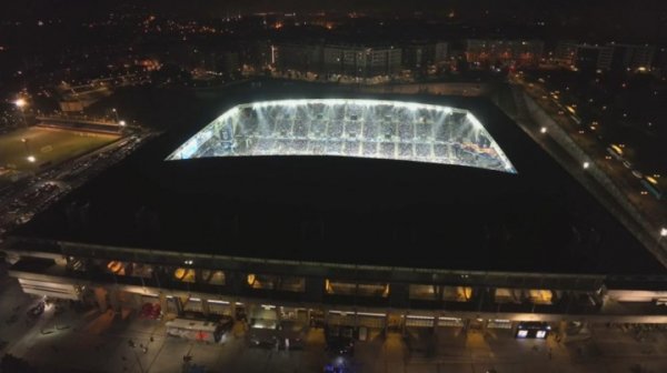 😅 Các cầu thủ im lặng khi bắt đầu trận nước ngoài để phản đối, La Liga phát sóng 20 giây nhìn ra sân vận động