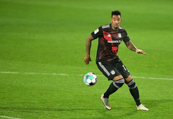 Truyền thông Đức: Boateng được đi thực tập vì có mối quan hệ tốt với Kompany, sau này cho rằng yêu cầu này là vô hại