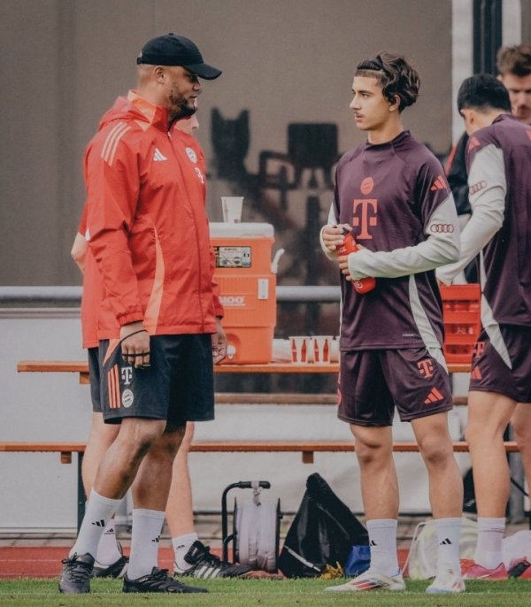 De Sky: Bayern muốn gia hạn hợp đồng với tiền đạo trẻ Lichner nhưng anh dự định rời đội vì không thấy tương lai