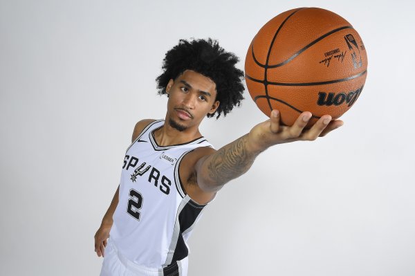 Hy vọng là không sao! Lựa chọn tổng thể thứ hai Dylan Harper bị thương ở bắp chân trái và quay trở l