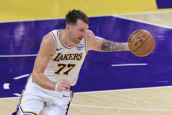 Ít nhất 5 cầu thủ của Lakers và Trail Blazers vắng mặt trong trận thứ hai của Dongli Zhan. Ở lần gặp