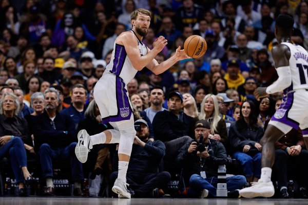 Sabonis nghi ngờ, Keegan Murray không thể đá trận gặp Timberwolves